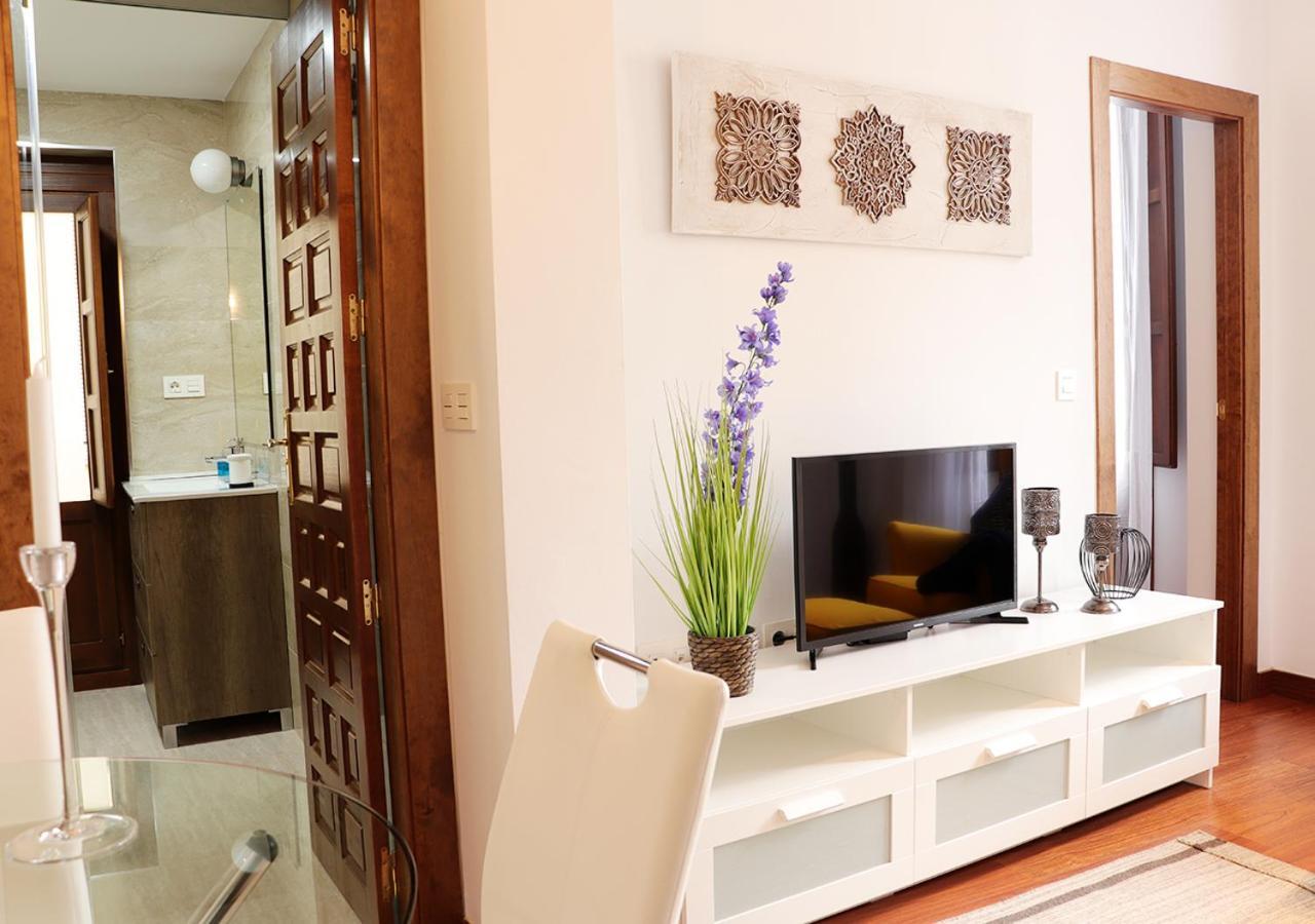 Deluxe Cathedral Apartment Гранада Екстериор снимка